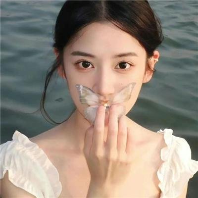 爱长颈鹿的女人